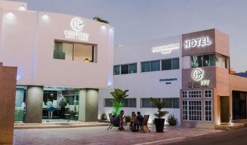 Foto del exterior de Hotel &amp;amp; Suites Country