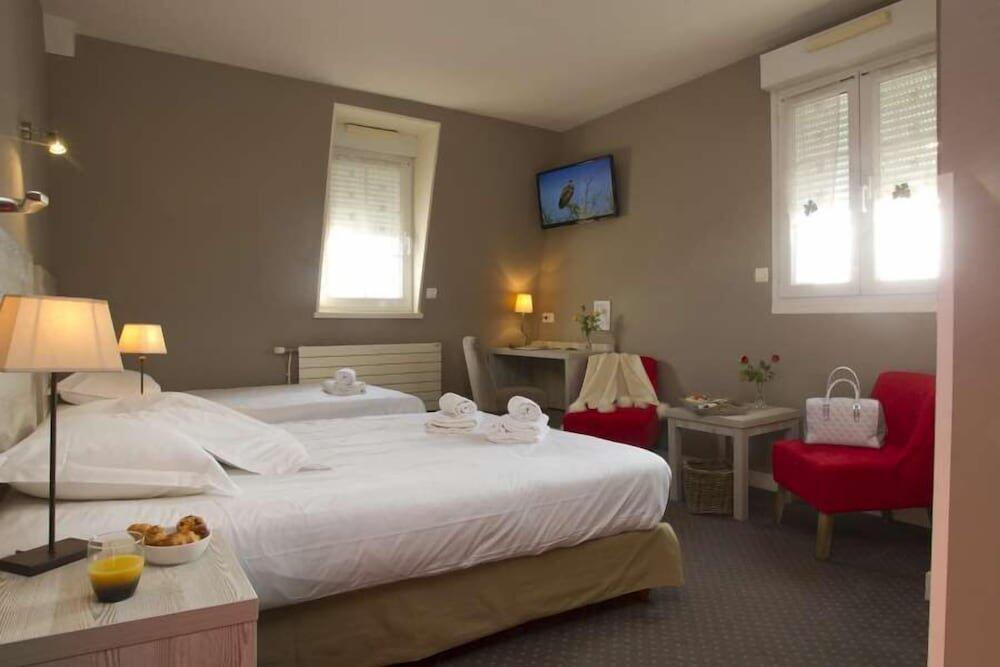 Foto de una habitación de Hotel du Port et des Bains
