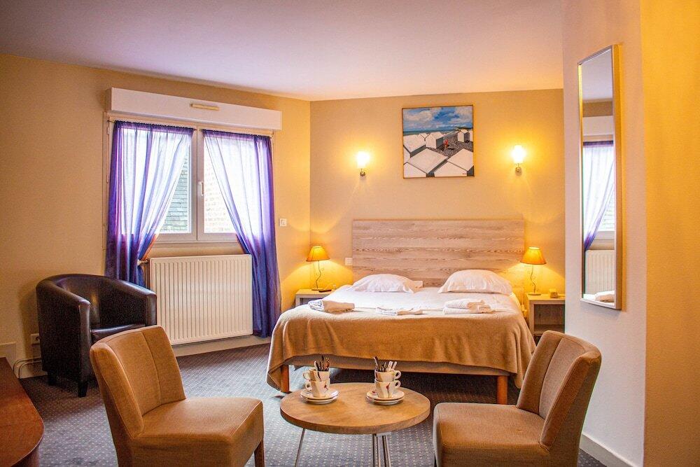 Foto de una habitación de Hotel du Port et des Bains