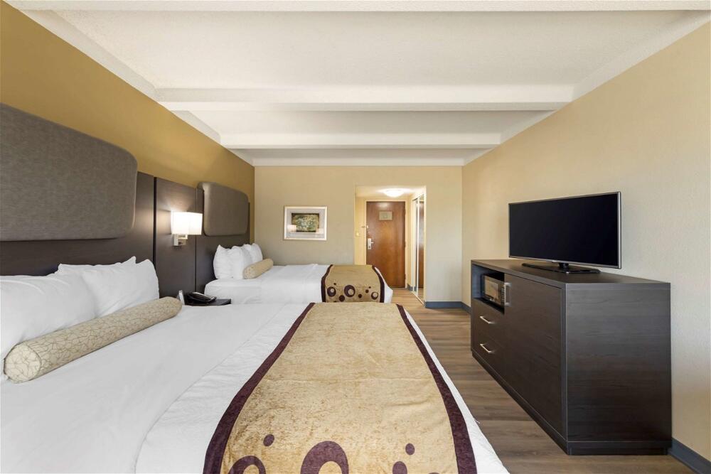Foto de una habitación de Best Western Plus Madison-Huntsville Hotel
