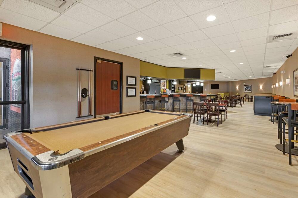 Foto de restauración de Best Western Plus Madison-Huntsville Hotel