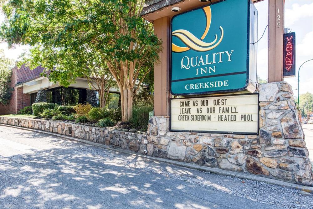 Foto del exterior de Hotel Quality Inn Creekside - Downtown Gatlinburg