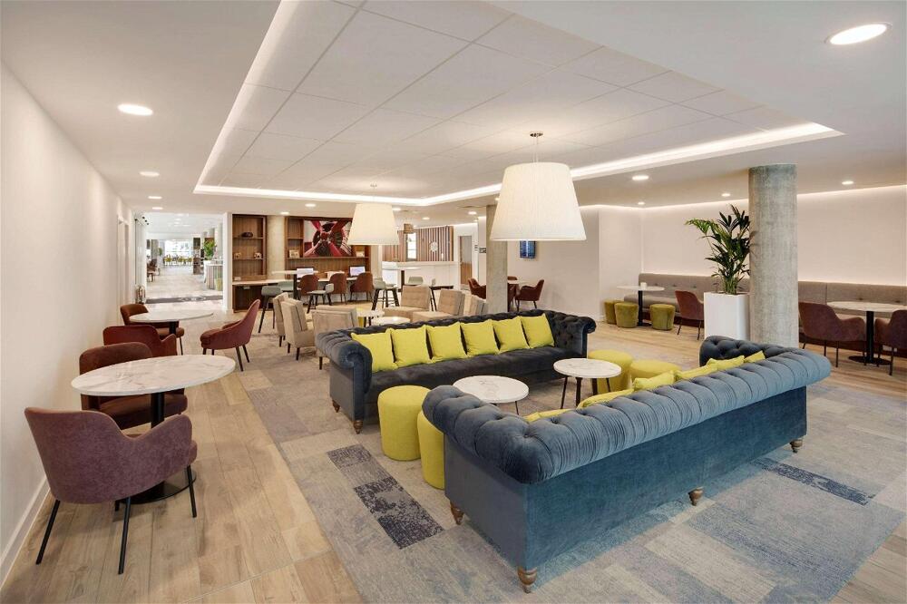 Foto de las zonas nobles de Hotel Hampton by Hilton London Stansted Airport