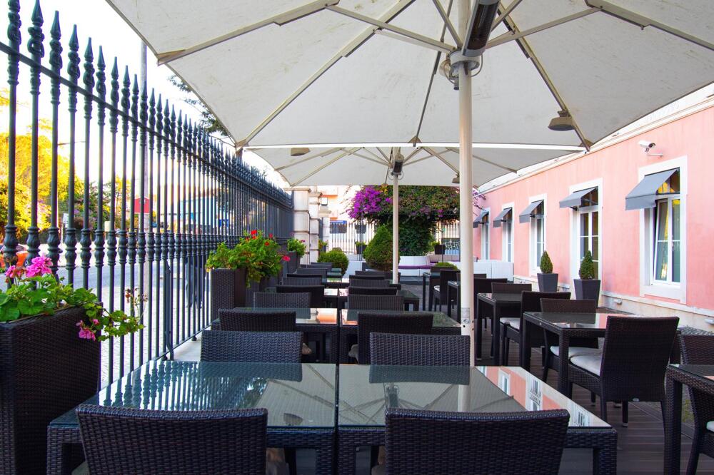 Foto de restauración de SANA Silver Coast Hotel