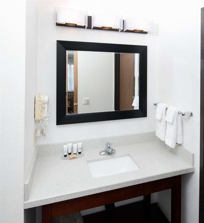 Foto del baño de Hotel Red Lion Inn &amp;amp; Suites Auburn
