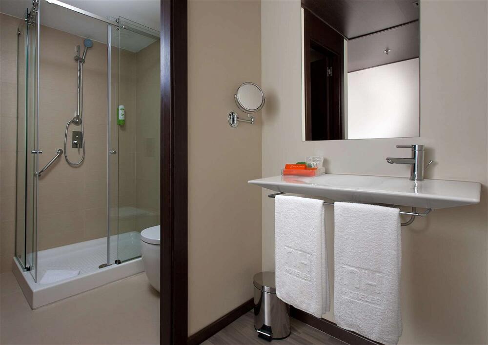 Foto del baño de Hotel NH Barcelona Diagonal Center