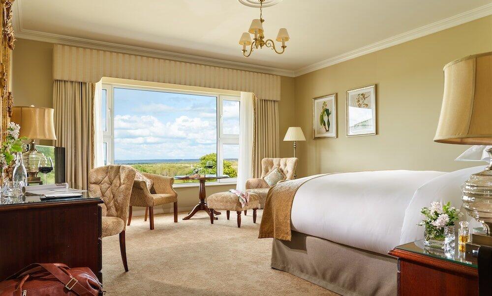 Foto de una habitación de Glenlo Abbey Hotel