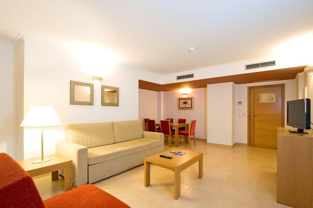 Foto de una habitación de Monte Gordo Hotel Apartamentos &amp;amp; Spa