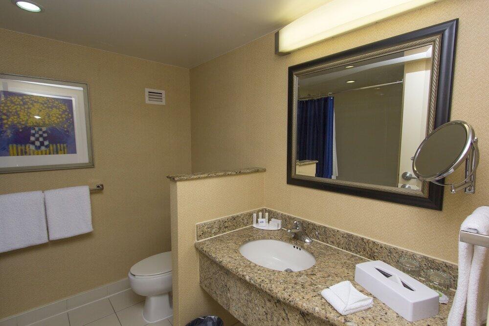 Foto del baño de Hotel Courtyard Monterrey San Jeronimo/Valle