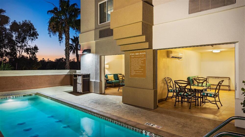 Foto general de Candlewood Suites Anaheim - Resort Area, an IHG Hotel