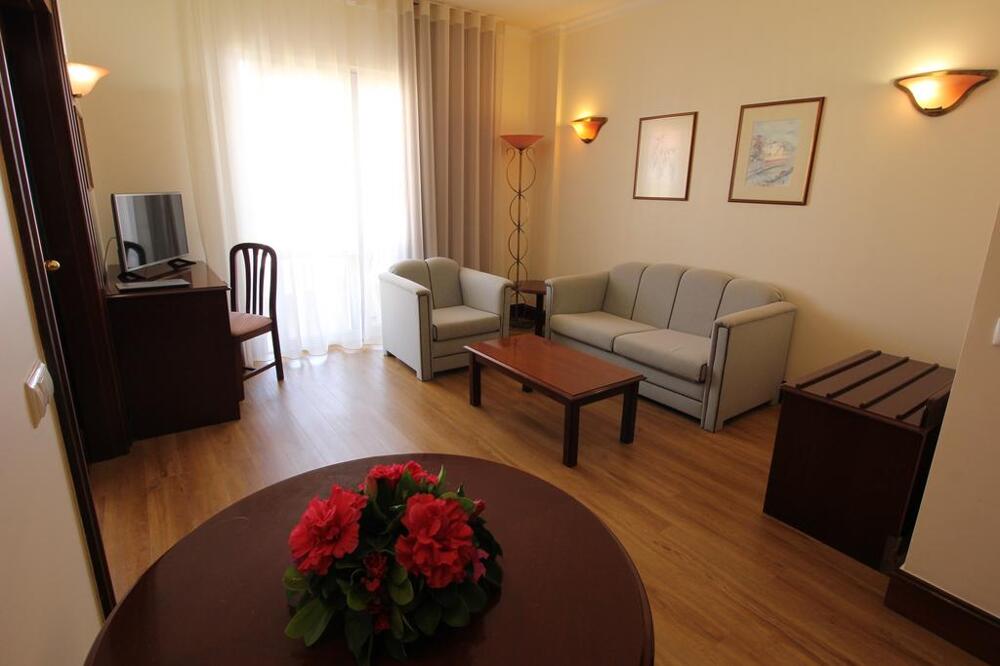Foto del baño de Suite Hotel Jardins Da Ajuda