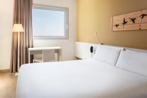 Foto de una habitación de B&amp;amp;B Hotel Barcelona Viladecans