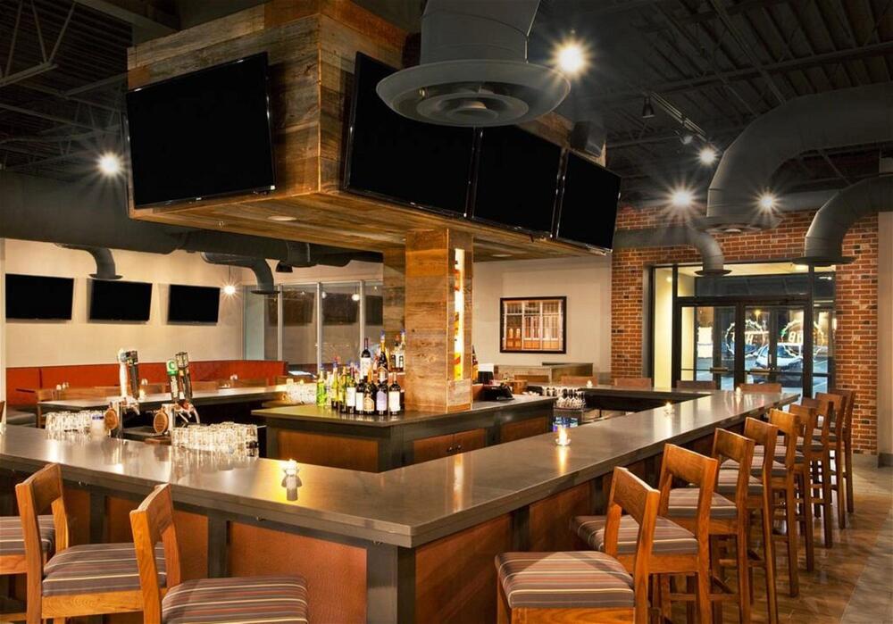 Foto general de Hotel Four Points by Sheraton Cleveland Airport