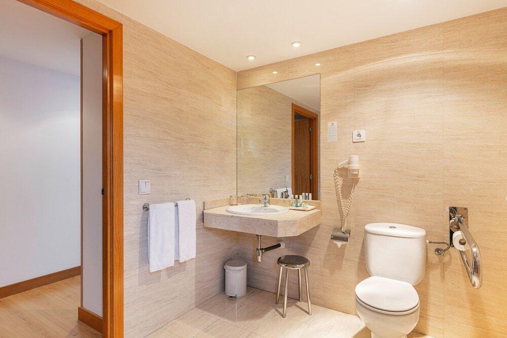 Foto del baño de Hotel Globales de los Reyes