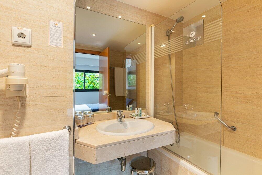 Foto del baño de Hotel Globales de los Reyes