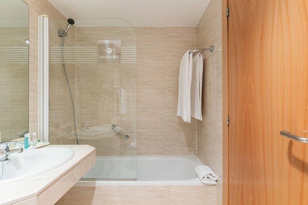 Foto del baño de Hotel Globales de los Reyes