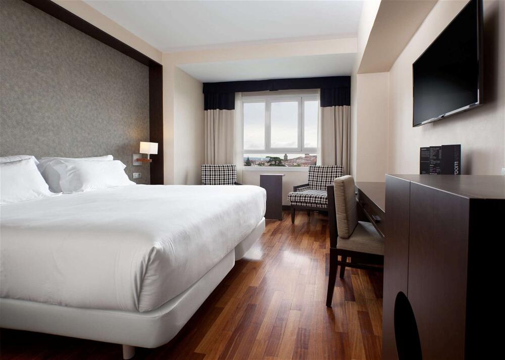 Foto de una habitación de Hotel NH Canciller Ayala Vitoria