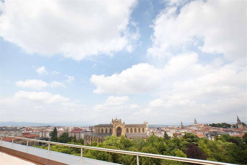 Foto de una habitación de Hotel NH Canciller Ayala Vitoria