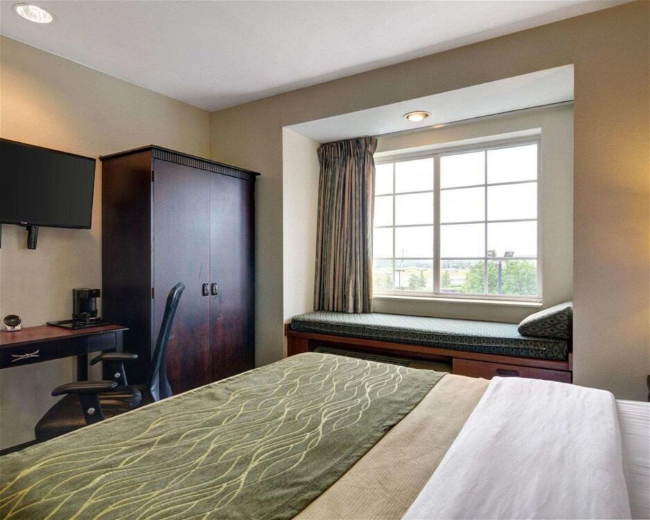 Foto de una habitación de Hotel Comfort Inn &amp;amp; Suites Airport Dulles-Gateway