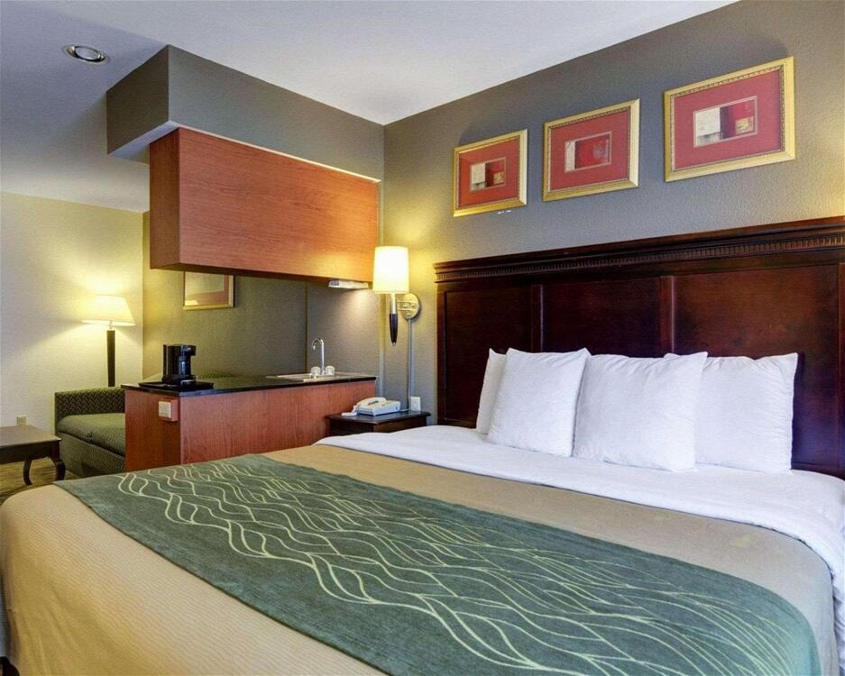 Foto de una habitación de Hotel Comfort Inn &amp;amp; Suites Airport Dulles-Gateway