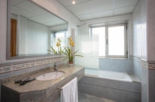 Foto del baño de Hotel Rull