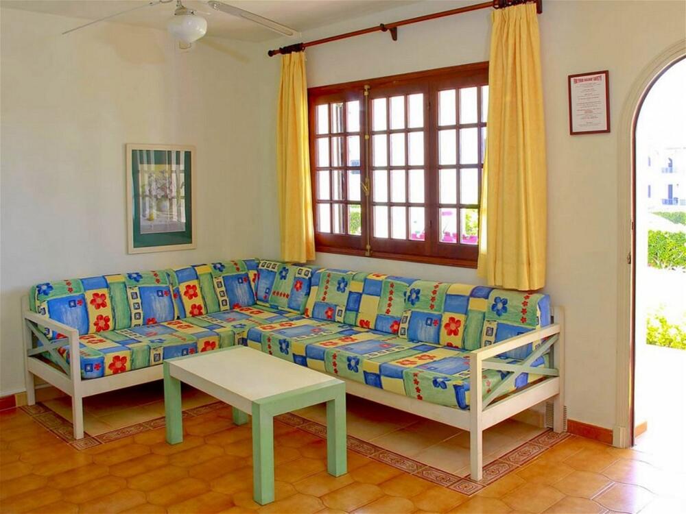Foto de una habitación de Apartamentos Son Bou Gardens By MENORCARENTALS