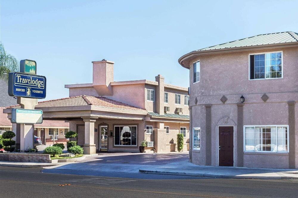 Photo – Hotel Travelodge by Wyndham Merced Yosemite