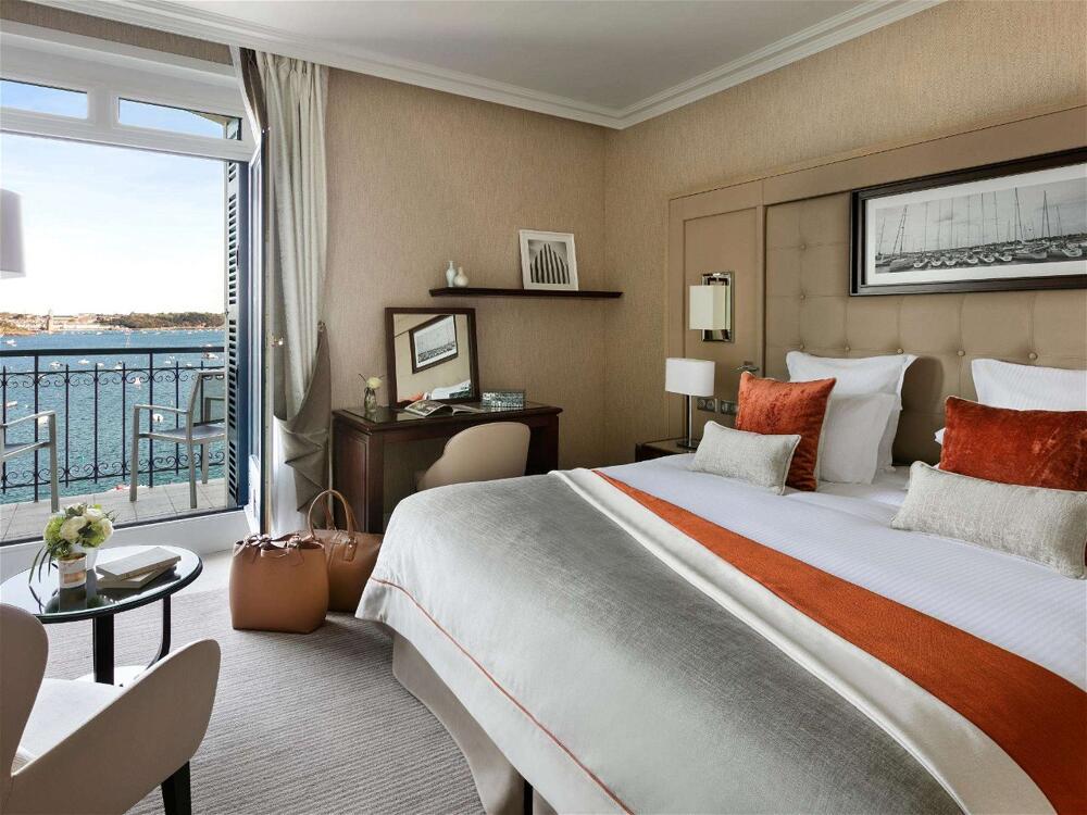 Foto de una habitación de Hôtel Barrière Le Grand Hôtel Dinard