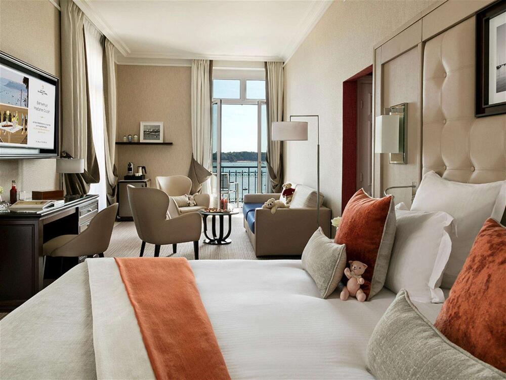 Foto de una habitación de Hôtel Barrière Le Grand Hôtel Dinard