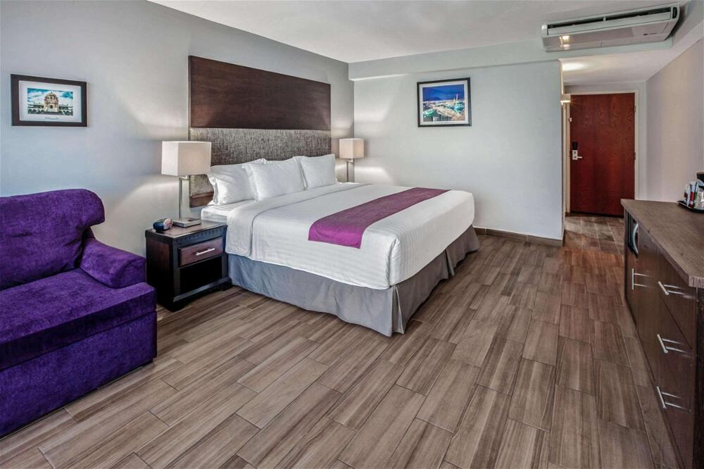 Foto de una habitación de CHN Hotel Monterrey Centro, Trademark Collection by Wyndham