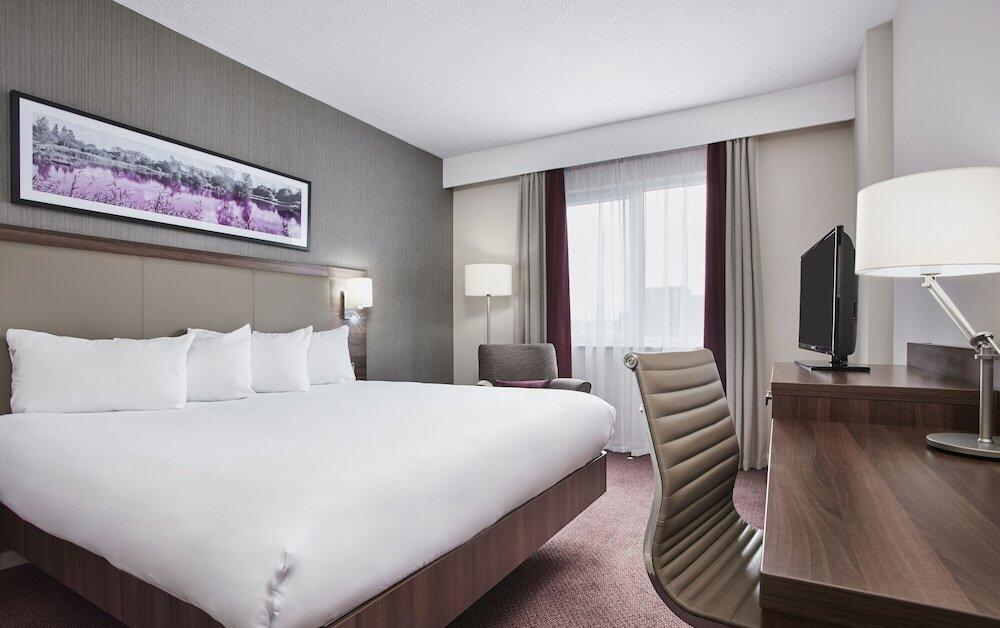 Foto de una habitación de Leonardo Hotel Swindon - Formerly Jurys Inn