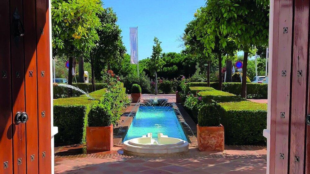 Foto del exterior de Hotel Añoreta Suites