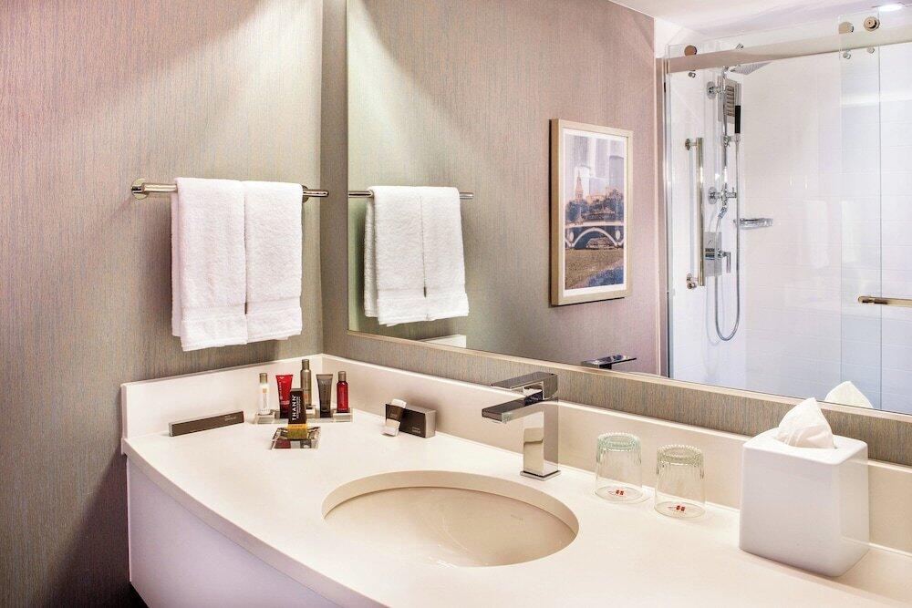 Foto del baño de Hotel Boston Marriott Burlington