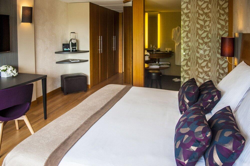 Foto de una habitación de Hotel Parc Beaumont Pau - MGallery