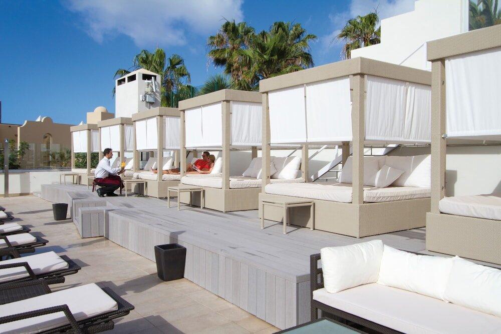 Foto de los servicios de Hotel Riu Calypso - Adults Only
