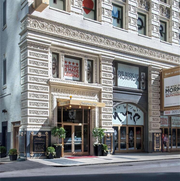 Foto del exterior de Hotel Hampton Inn Majestic Chicago Theatre District