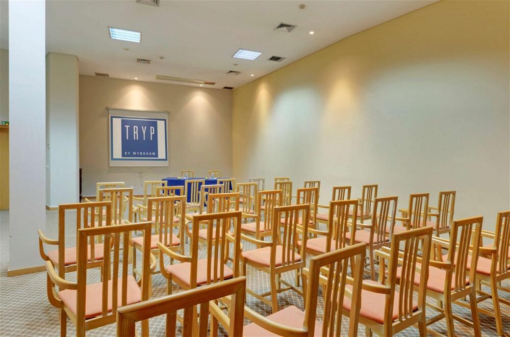 Foto de los servicios de TRYP by Wyndham Porto Centro Hotel