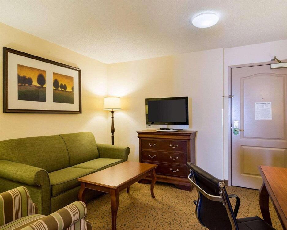 Photo – Hotel Comfort Inn &amp;amp; Suites
