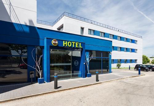 Foto de las zonas nobles de B&amp;amp;B Hotel Las Rozas