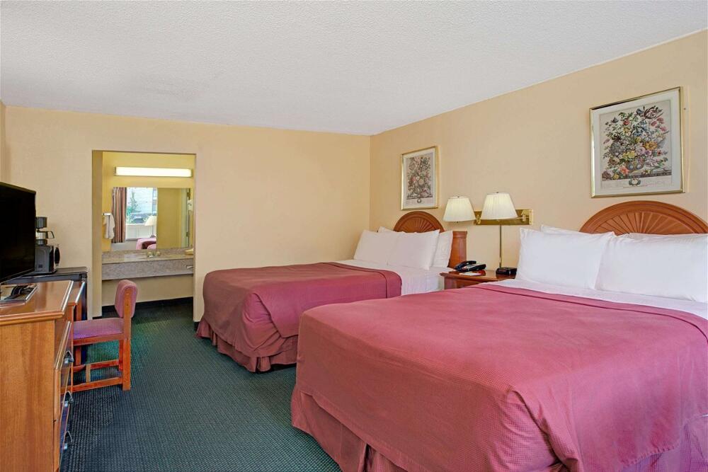 Foto de una habitación de Hotel Days Inn by Wyndham Alexandria South