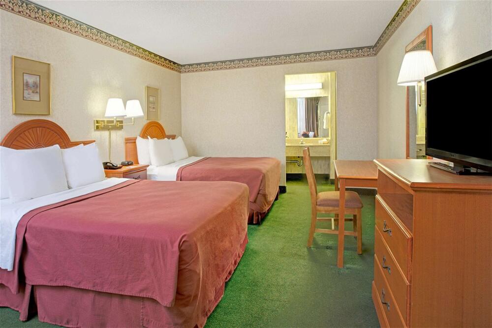 Foto de una habitación de Hotel Days Inn by Wyndham Alexandria South