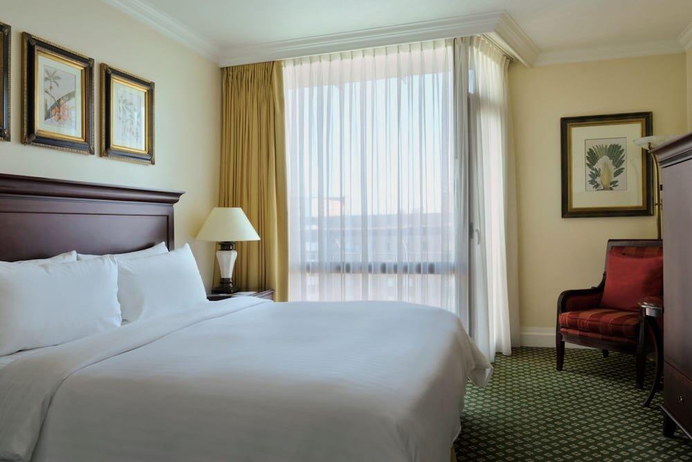 Foto de una habitación de Lisbon Marriott Hotel