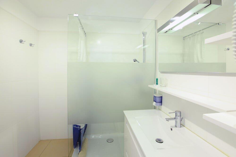 Foto del baño de Aparthotel Grupotel Tres Vidas