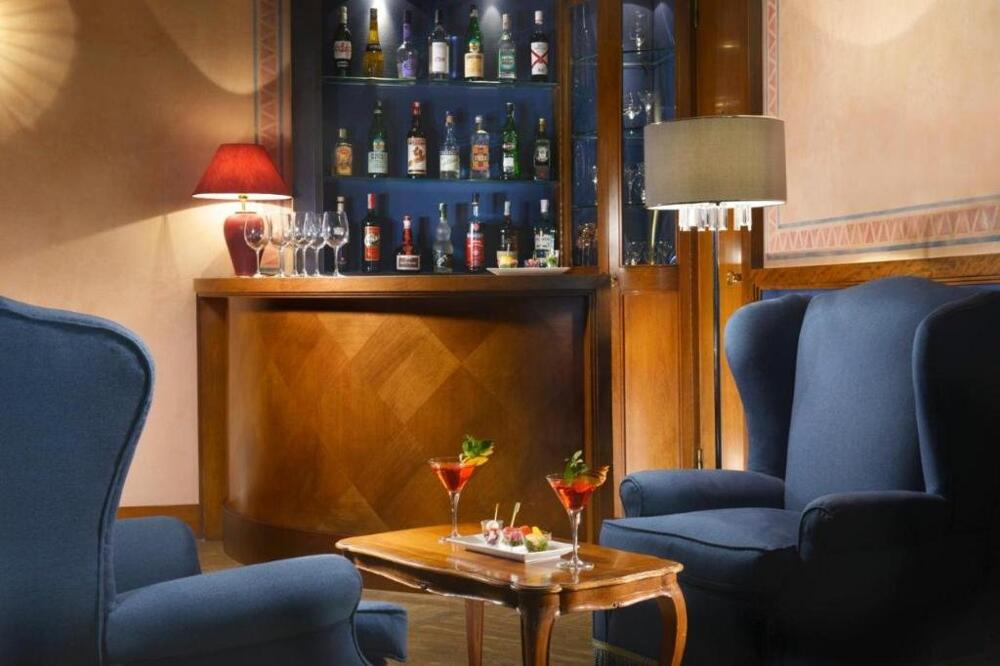 Foto de restauración de Hotel Titano