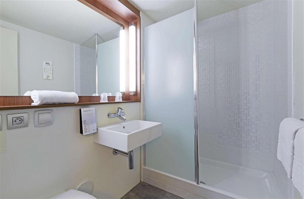 Foto del baño de Hotel Campanile Le Mans Centre Est