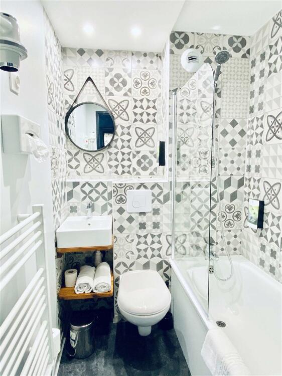 Foto del baño de Sure Hotel by Best Western Calais Coquelles Tunnel s/ Manche