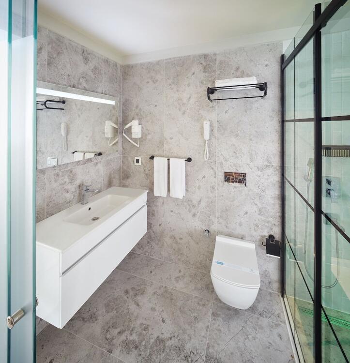Foto del baño de Hotel Lalila Blue Suites