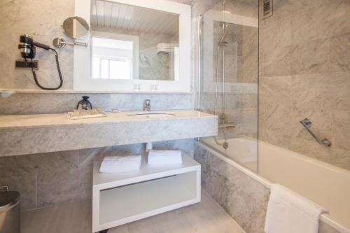 Foto del baño de Hotel Catalonia Del Mar - Adults Only