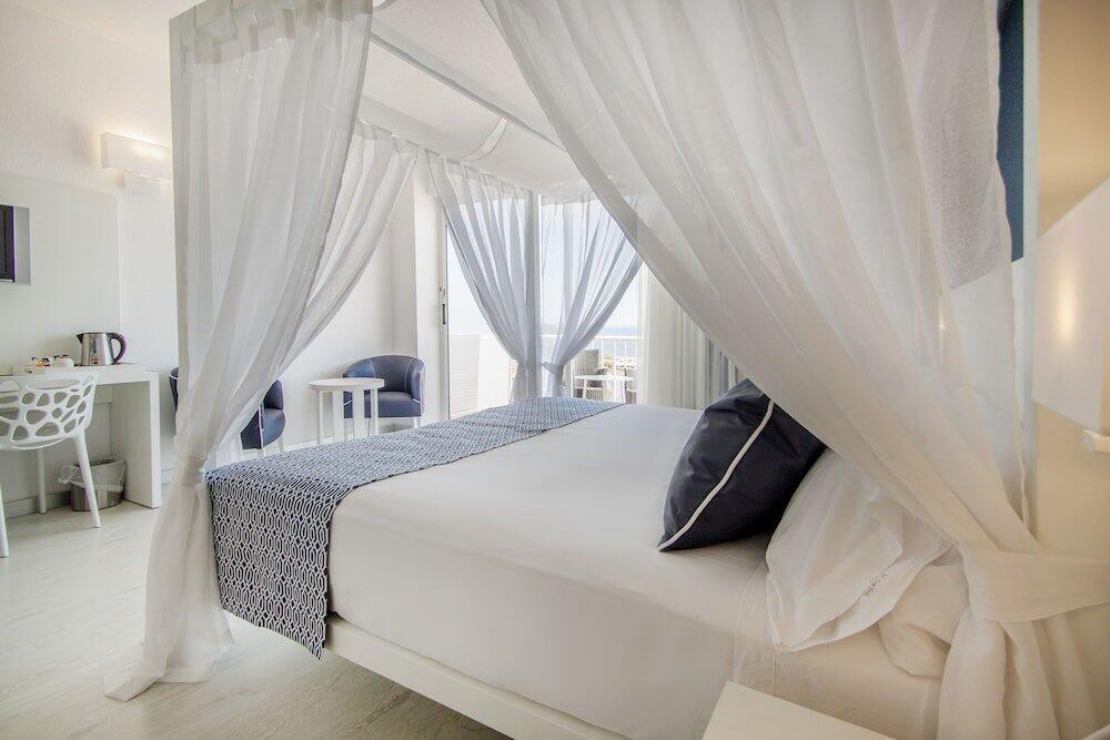 Foto de una habitación de Hotel Catalonia Del Mar - Adults Only