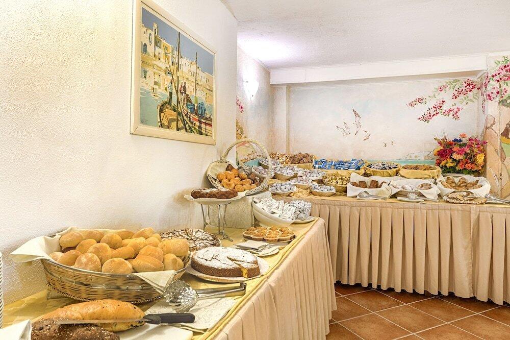 Foto de restauración de Colonna Beach Hotel